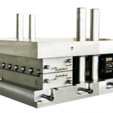 Customized Injection blow molds photo