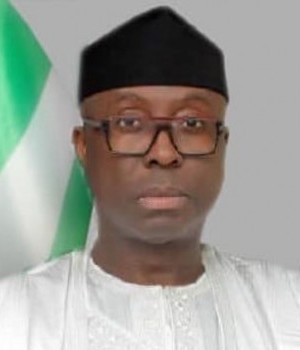 Hon. Minister Otunba Richard Adeniyi Adebayo  photo